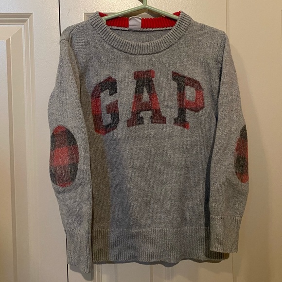 Great bundle. 2 GAP sweaters size 4 and 1 GAP hoodie size 5. In good shape. - Picture 2 of 5
